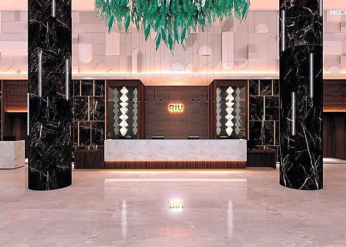 Riu Plaza